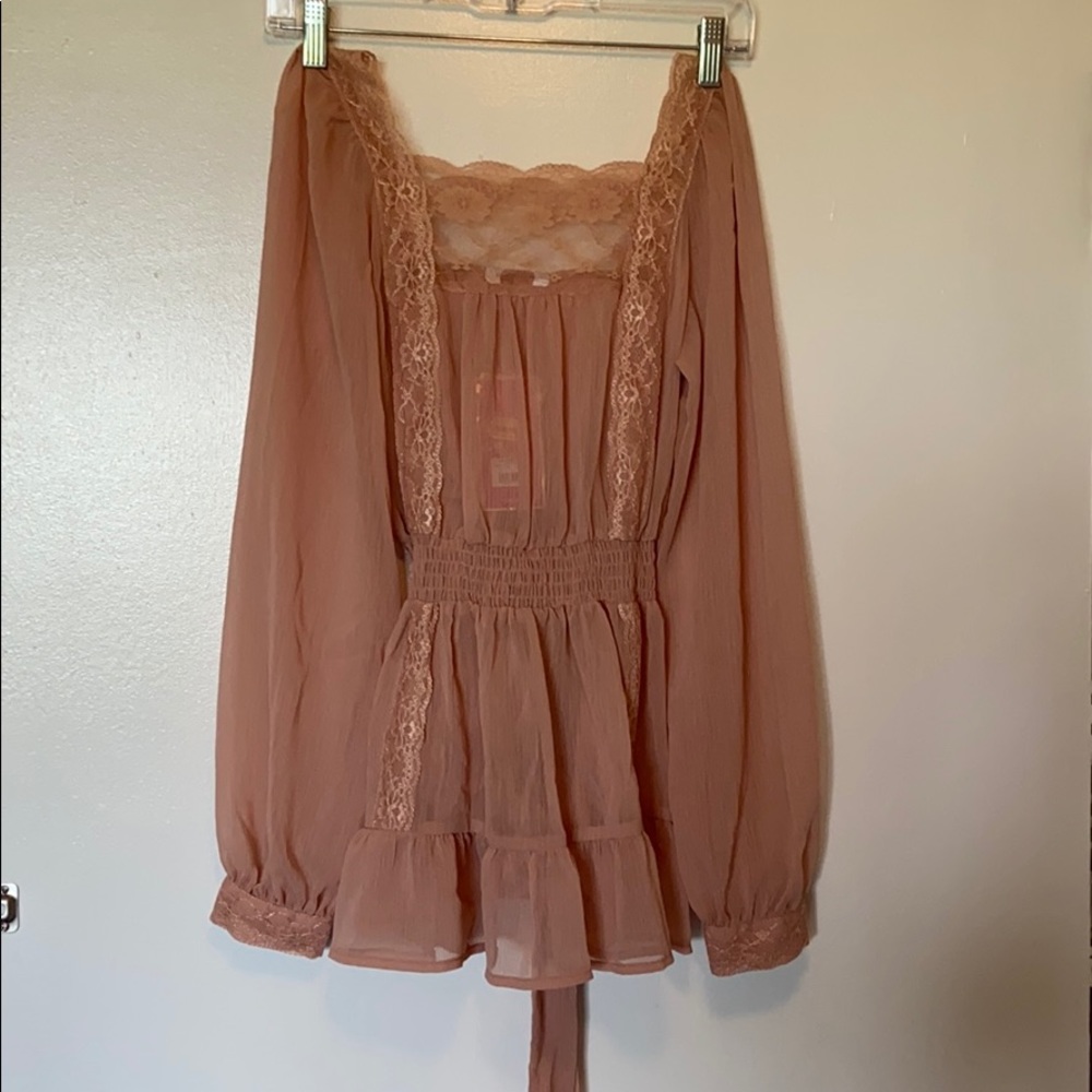 Candie’s Peach Top